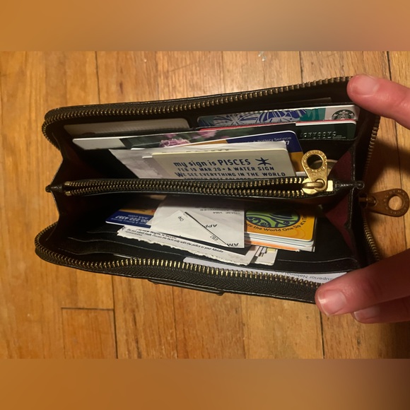 MARC JACOBS BLACK WALLET - Picture 3 of 3